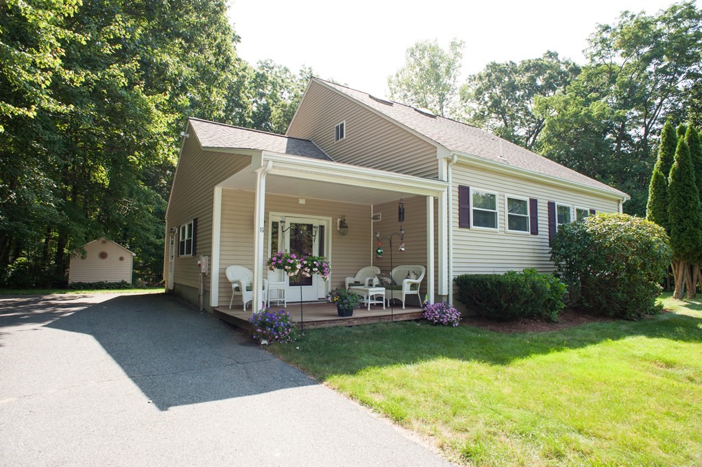 16 Autumn Road Medway, MA 02053 - Photo 3 of 32 Gallery Image 3