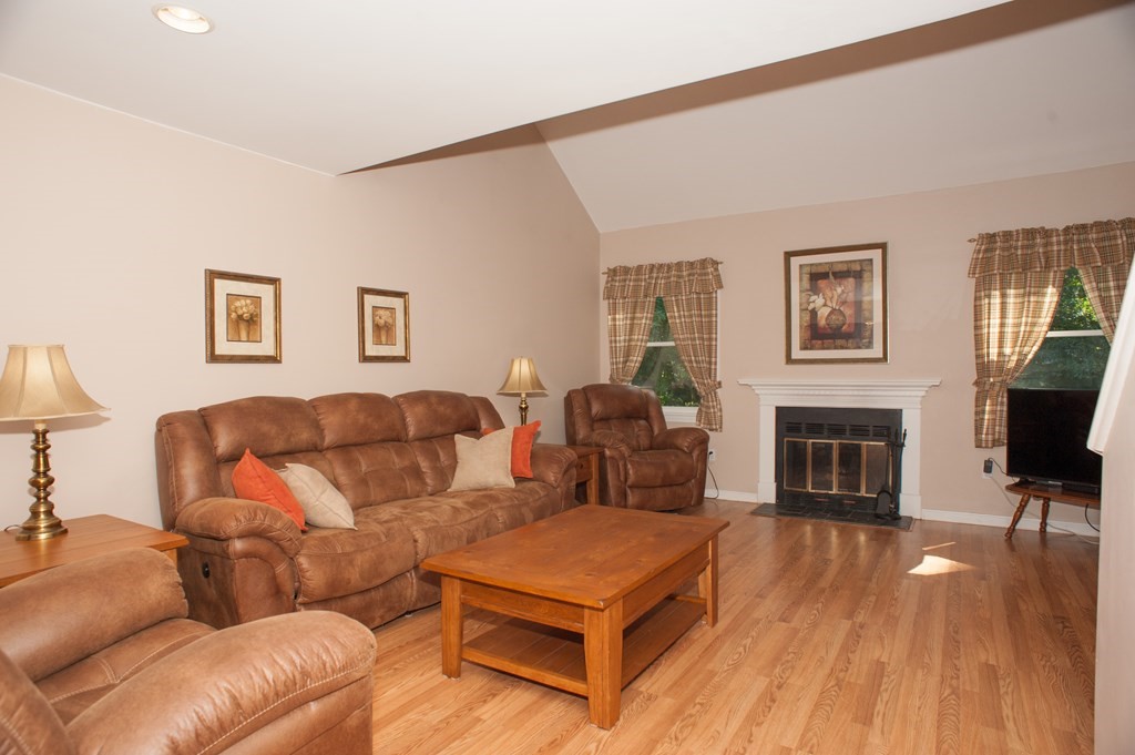 16 Autumn Road Medway, MA 02053 - Photo 10 of 32 Gallery Image 10