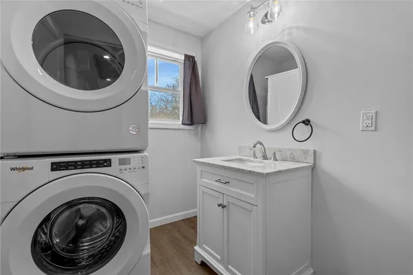 $279,000 | 5 Hill Street, Unit 3, Smithfield, RI 02917