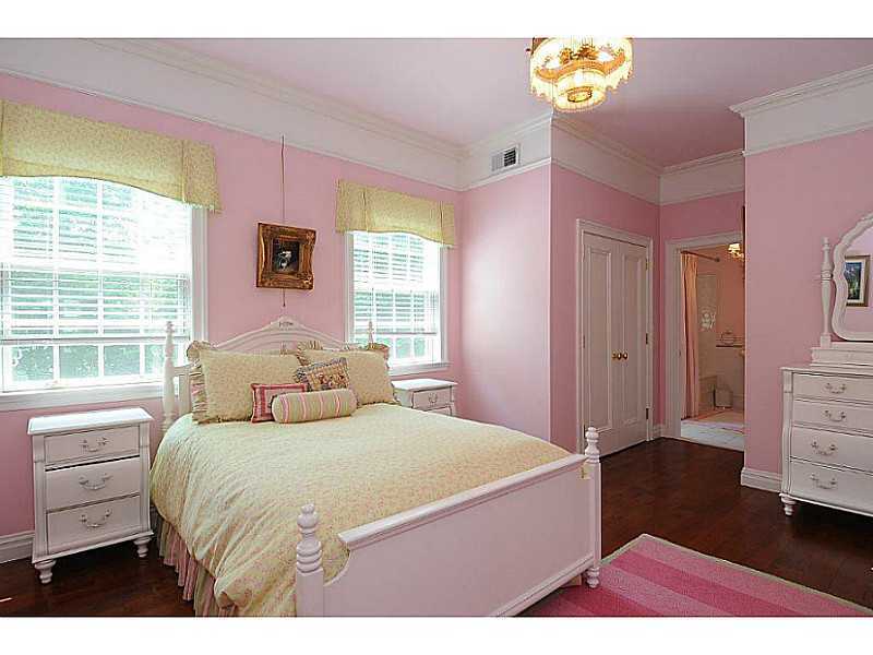 35 Hillsley Road Darien, CT 06820 - Photo 21 of 25 a bedroom with a bed and a dresser
