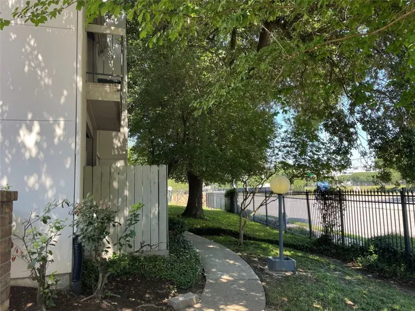 $1,200 | 7950 North Stadium Drive, Unit 210, Houston, TX 77030