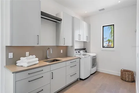 $7,950,000 | 501 Barcelona Drive, Tierra Verde, FL 33715