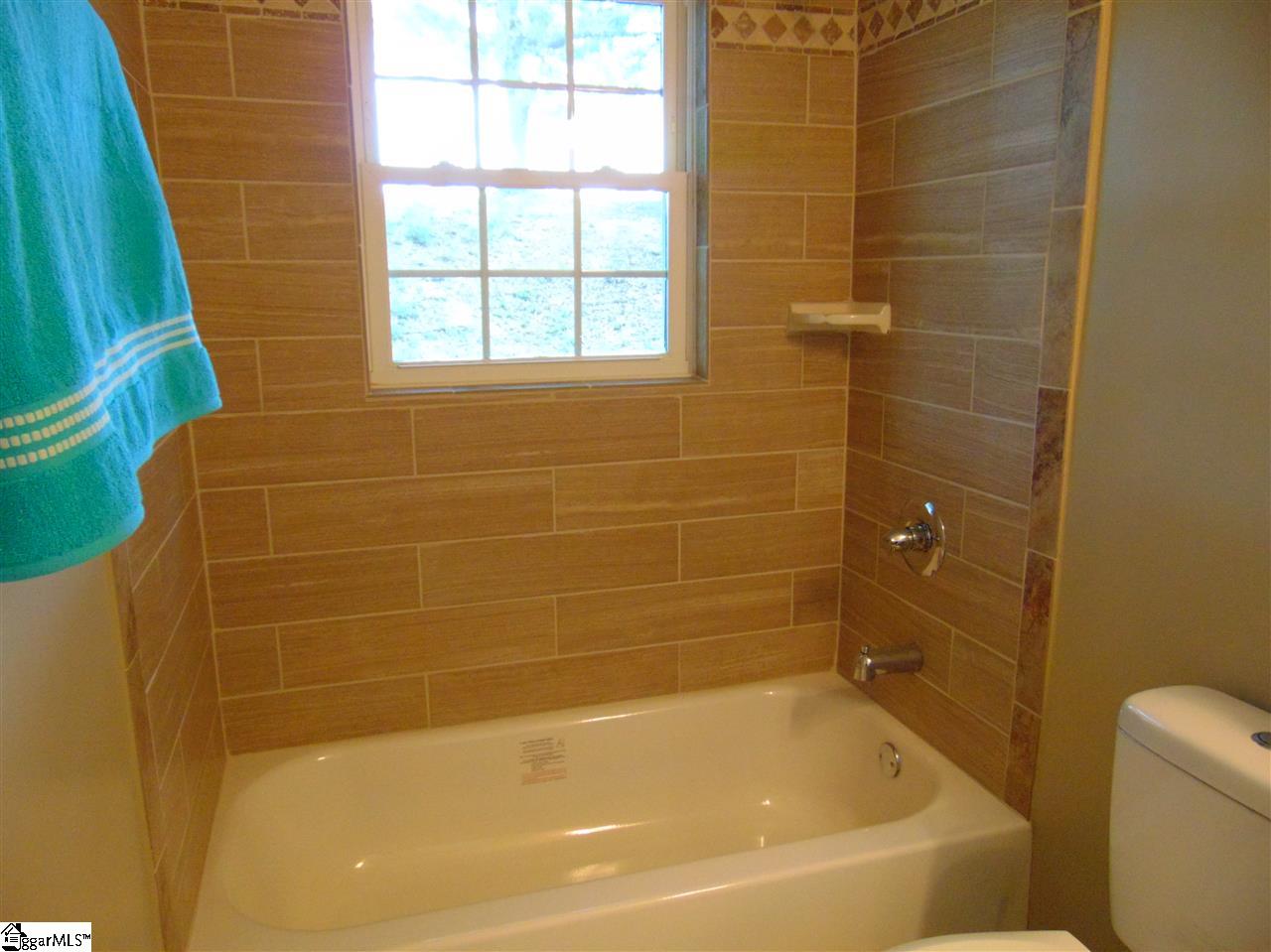 200 Ruth Drive Easley, SC 29640 - Photo 18 of 24