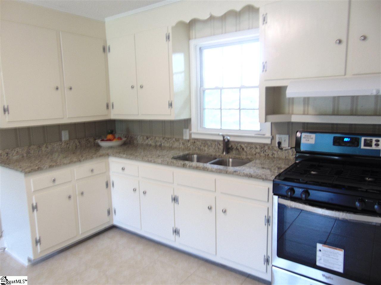 200 Ruth Drive Easley, SC 29640 - Photo 9 of 24