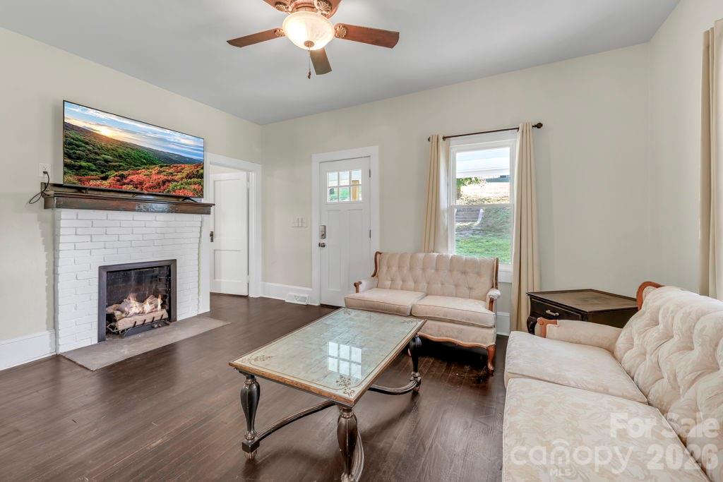 1415 Roan Road Spruce Pine, NC 28777 - Photo 9 of 42