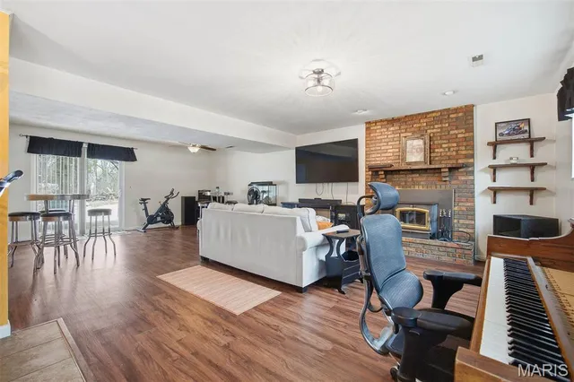 $309,000 | 221 Jubaka Drive, Fairview Heights, IL 62208