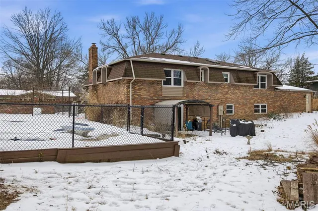 $309,000 | 221 Jubaka Drive, Fairview Heights, IL 62208