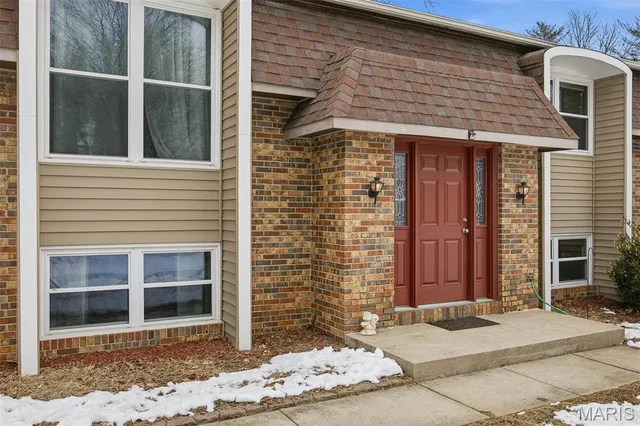 $309,000 | 221 Jubaka Drive, Fairview Heights, IL 62208