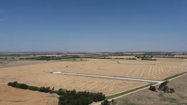 a view of a dry yard