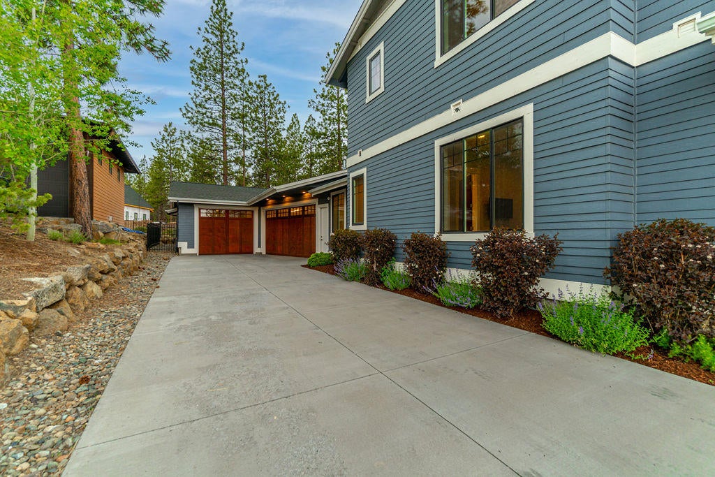 3336 Northwest Shevlin Ridge Bend, OR 97703 - Photo 58 of 69 RileyVisuals-4