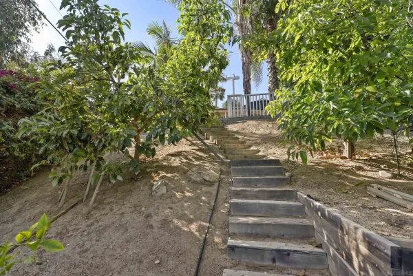 $749,000 | 133 Ocean Vw Court, Vista, CA 92084