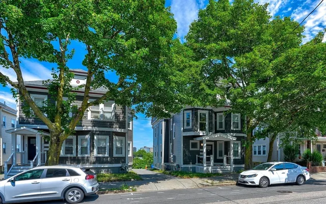 $3,300 | 287 Medford Street, Unit 1, Somerville, MA 02143