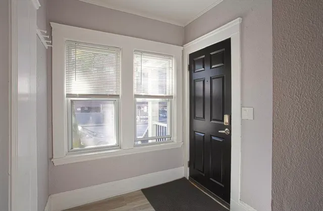 $3,300 | 287 Medford Street, Unit 1, Somerville, MA 02143