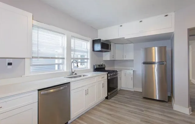 $3,300 | 287 Medford Street, Unit 1, Somerville, MA 02143