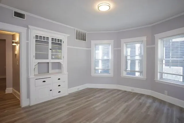 $3,300 | 287 Medford Street, Unit 1, Somerville, MA 02143