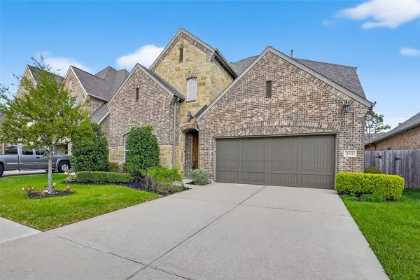 $710,000 | 2117 Arrowood Glen Drive, Houston, TX 77077
