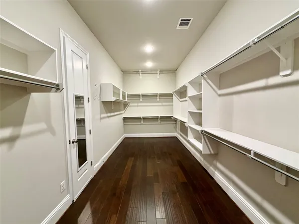 $710,000 | 2117 Arrowood Glen Drive, Houston, TX 77077