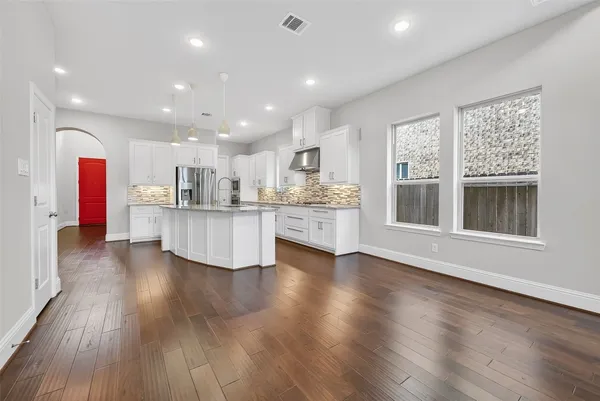 $710,000 | 2117 Arrowood Glen Drive, Houston, TX 77077