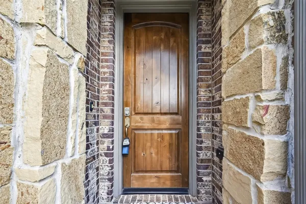 $710,000 | 2117 Arrowood Glen Drive, Houston, TX 77077