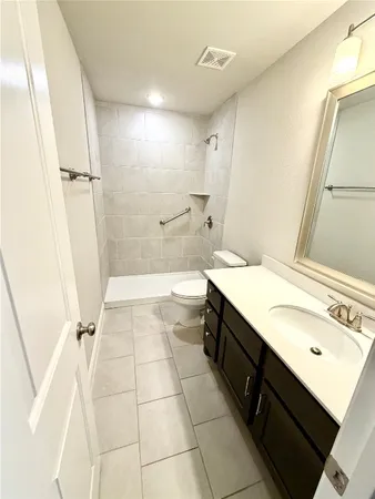 $710,000 | 2117 Arrowood Glen Drive, Houston, TX 77077