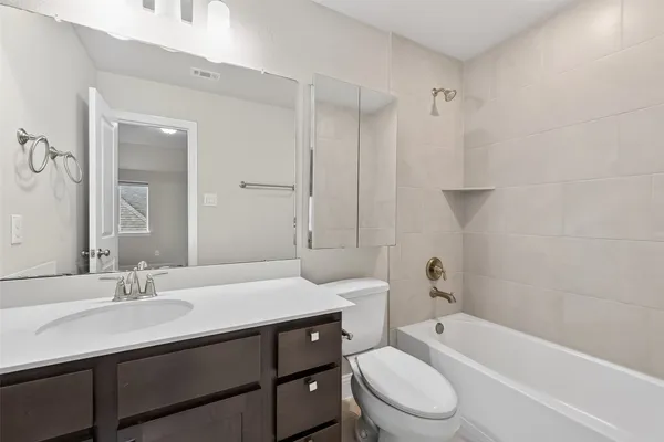 $710,000 | 2117 Arrowood Glen Drive, Houston, TX 77077