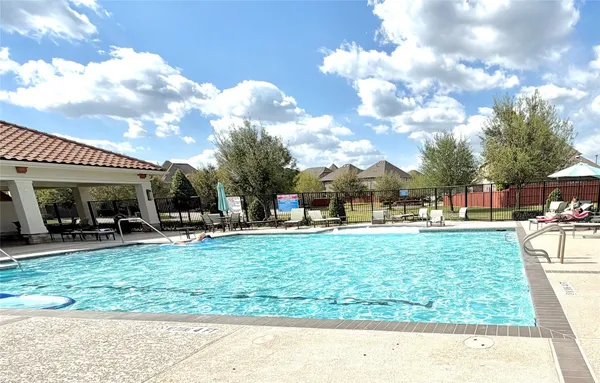 $710,000 | 2117 Arrowood Glen Drive, Houston, TX 77077