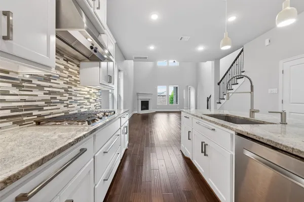 $710,000 | 2117 Arrowood Glen Drive, Houston, TX 77077