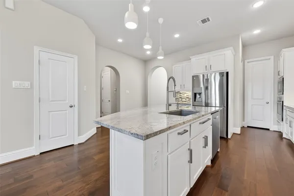 $710,000 | 2117 Arrowood Glen Drive, Houston, TX 77077