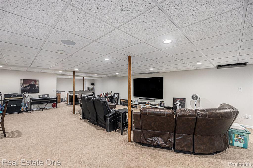 562 Springview Drive Rochester, MI 48307 - Photo 28 of 42