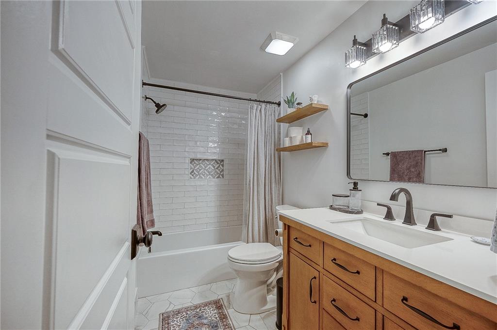 243 Shafer Road Coraopolis, PA 15108 - Photo 15 of 38 Gallery Image 15