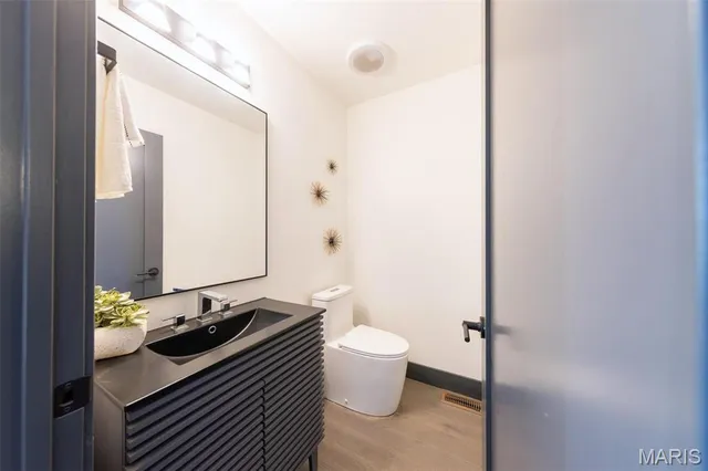 $414,900 | 4322 Swan Avenue, St. Louis, MO 63110