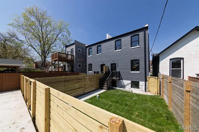 $414,900 | 4322 Swan Avenue, St. Louis, MO 63110