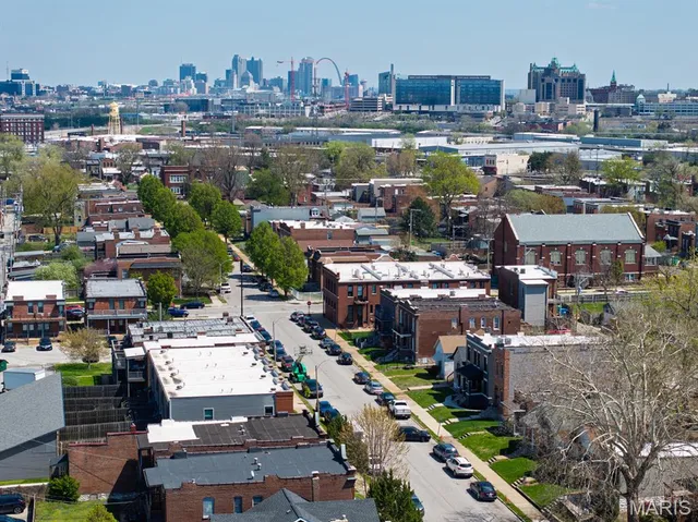 $414,900 | 4322 Swan Avenue, St. Louis, MO 63110