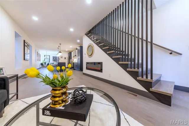 $414,900 | 4322 Swan Avenue, St. Louis, MO 63110