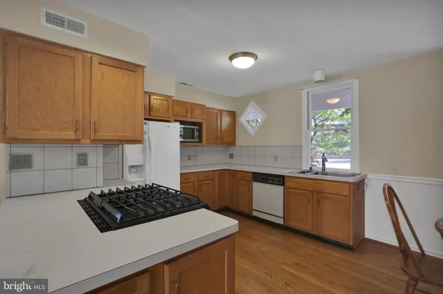 $4,950 | 4806 41st Street Northwest, Washington, DC 20016