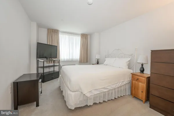 $325,000 | 1919 Chestnut Street, Unit 2903, Philadelphia, PA 19103