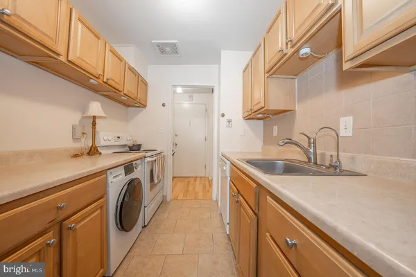 $325,000 | 1919 Chestnut Street, Unit 2903, Philadelphia, PA 19103