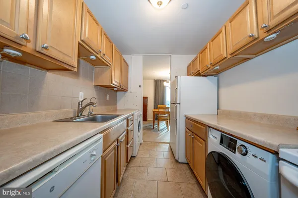 $325,000 | 1919 Chestnut Street, Unit 2903, Philadelphia, PA 19103