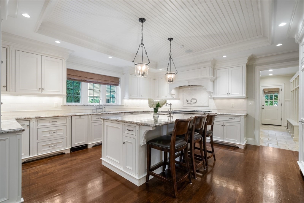 44 Whiting Road Wellesley, MA 02481 - Photo 16 of 42 Gallery Image 16