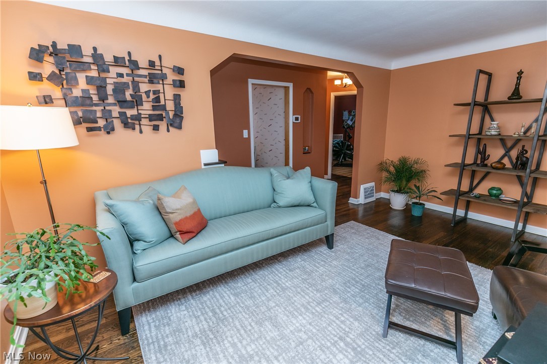 7401 Traymore Avenue Brooklyn, OH 44144 - Photo 5 of 33