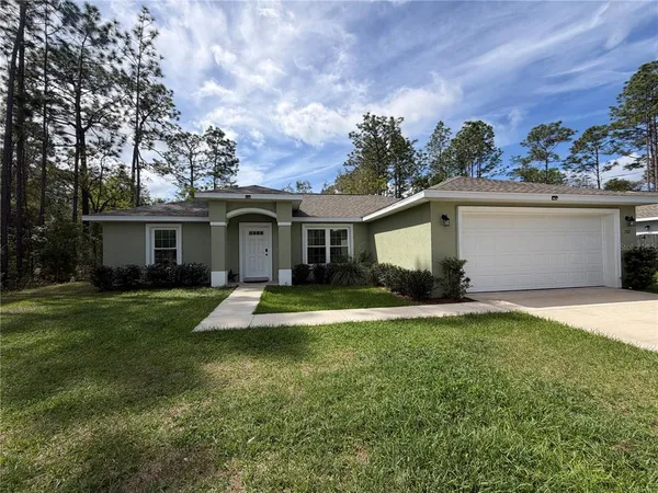 $1,725 | 1522 West Barlow Place, Dunnellon, FL 34434