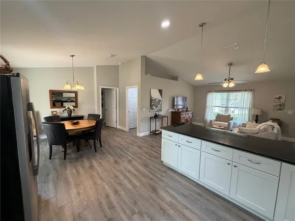 $1,725 | 1522 West Barlow Place, Dunnellon, FL 34434