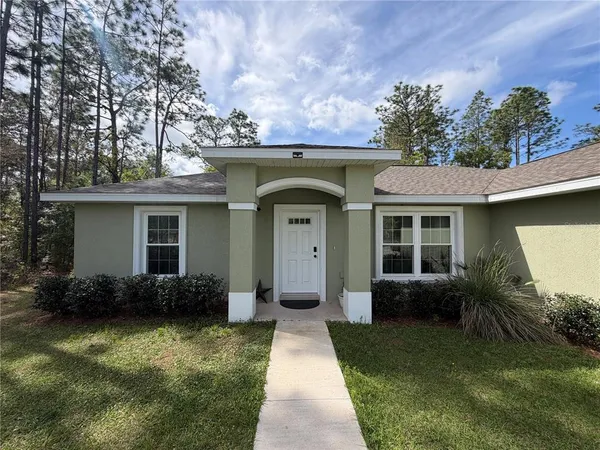 $1,725 | 1522 West Barlow Place, Dunnellon, FL 34434
