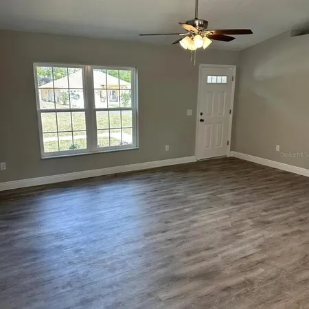 $1,725 | 1522 West Barlow Place, Dunnellon, FL 34434