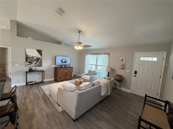 $1,725 | 1522 West Barlow Place, Dunnellon, FL 34434