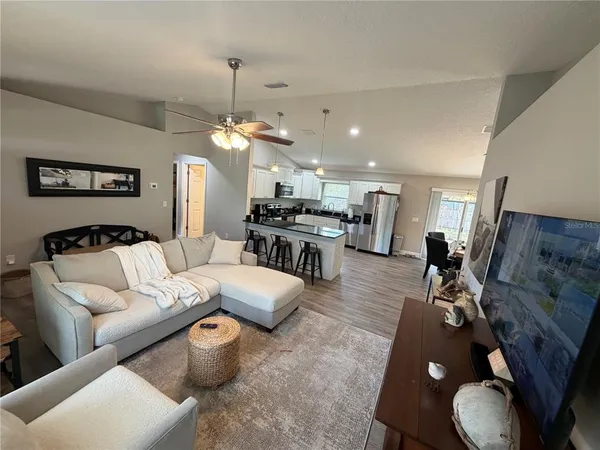 $1,725 | 1522 West Barlow Place, Dunnellon, FL 34434