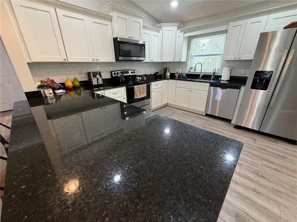 $1,725 | 1522 West Barlow Place, Dunnellon, FL 34434