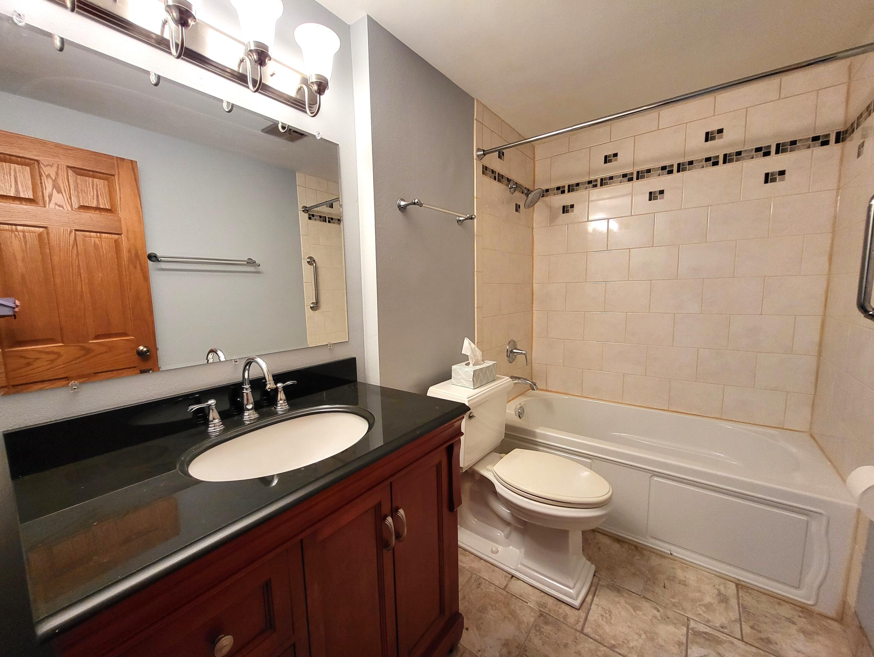 6240 West College Avenue Greendale, WI 53129 - Photo 16 of 31 Primary Bathroom