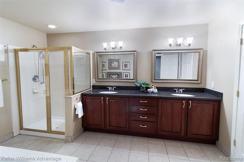 3694 Windingbrook Circle Rochester Hills, MI 48309 - Photo 27 of 44
