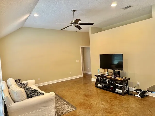 $1,900 | 159 Green Cove Drive, Brunswick, GA 31525